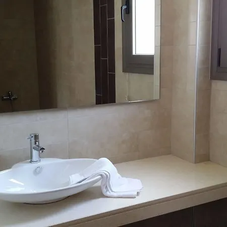Niovi Boutique Afytos